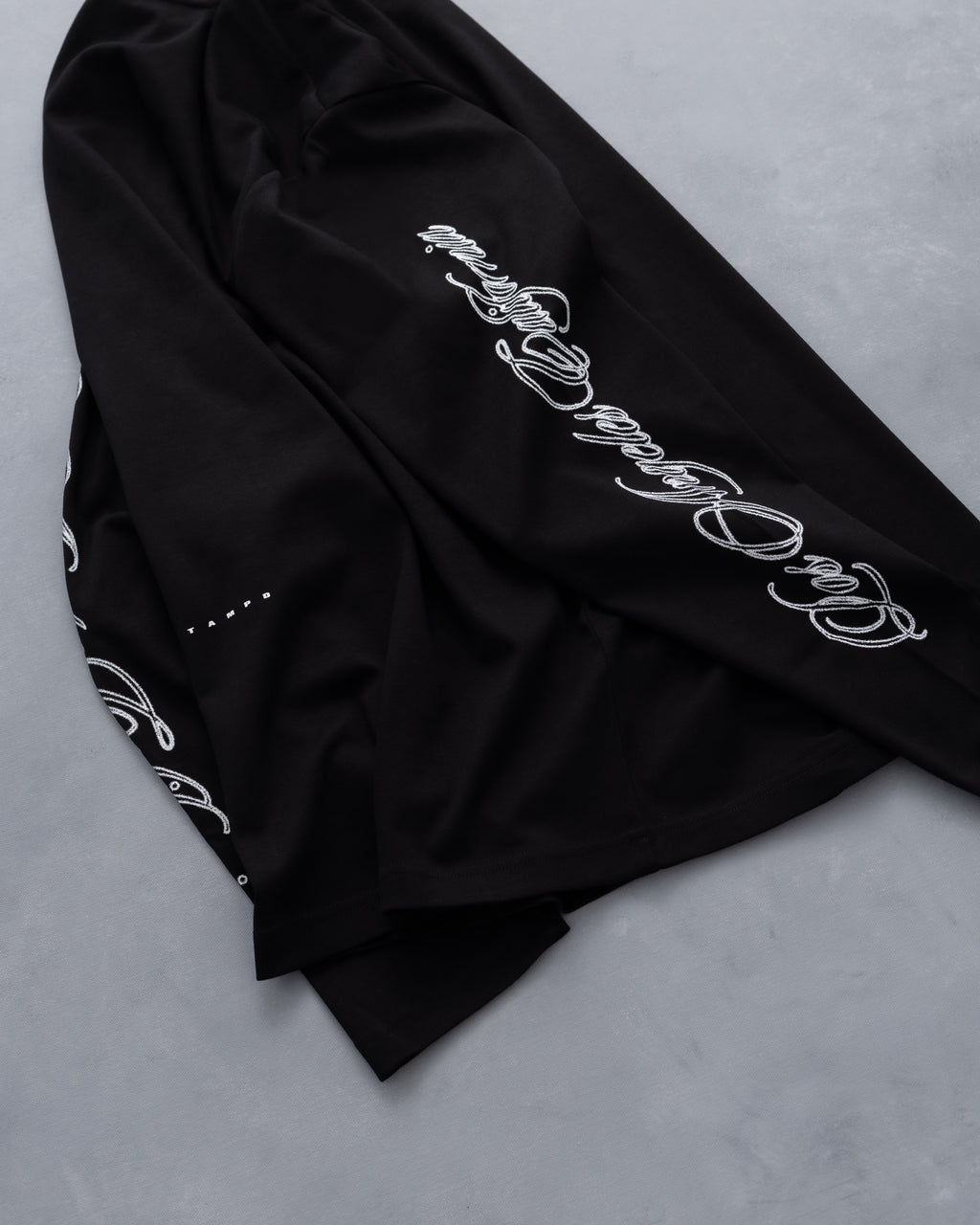 LA Cursive LS Relaxed Tee