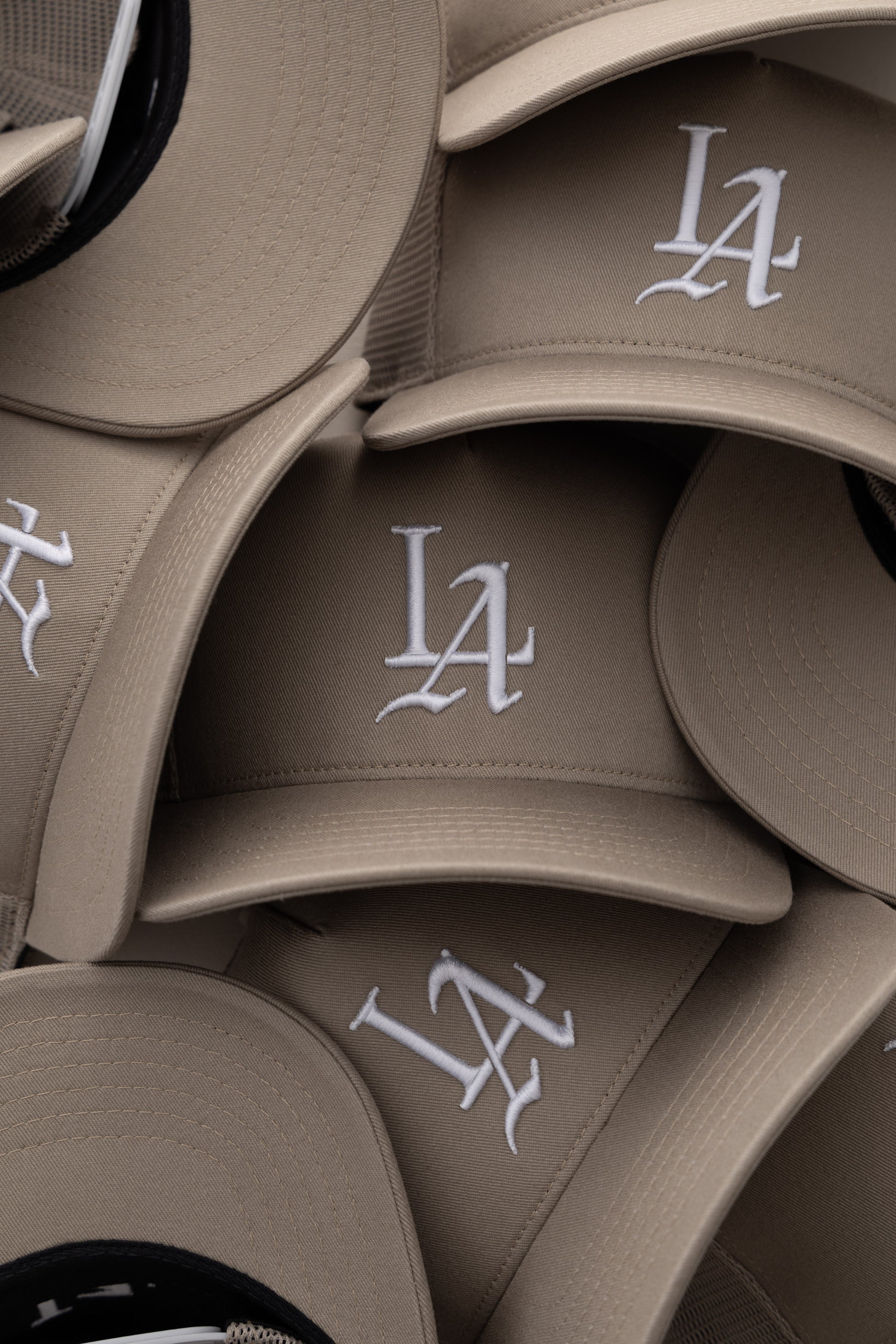 LA 001 Twill Trucker