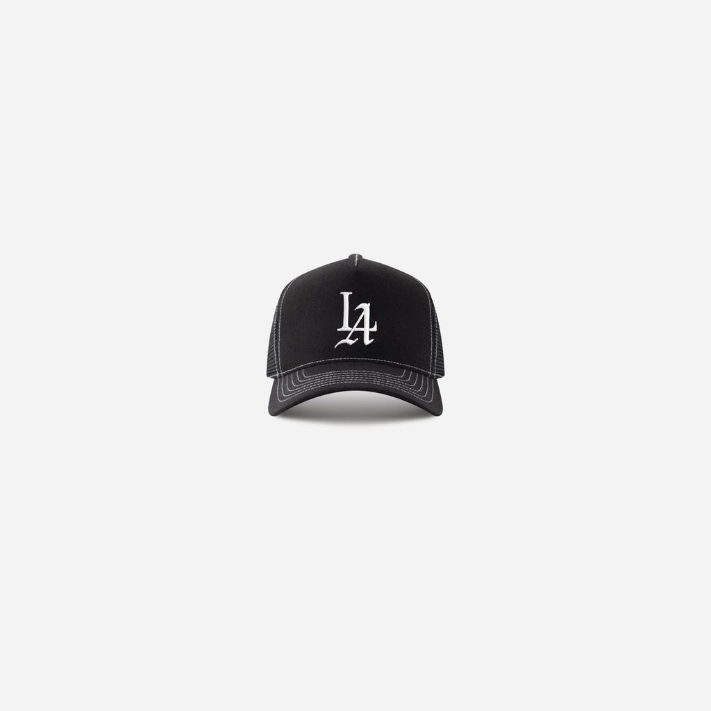 LA 001 Structured Stitch Trucker