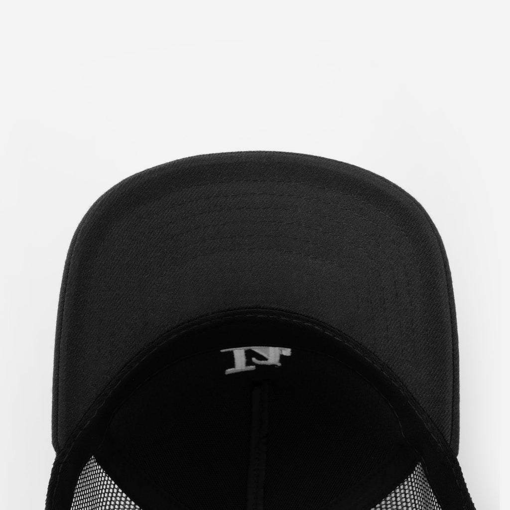 LA 001 Structured Trucker